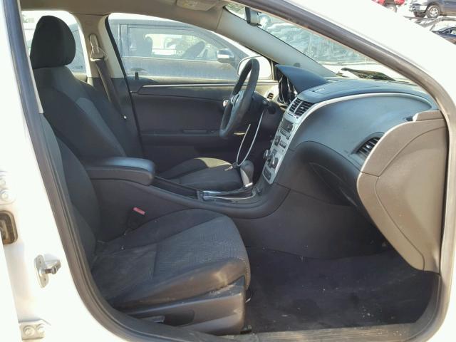1G1ZC5EB5AF306592 - 2010 CHEVROLET MALIBU 1LT 白色 照片 5