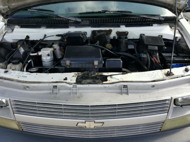 1GCDM19W5WB185453 - 1998 CHEVROLET ASTRO WHITE photo 7