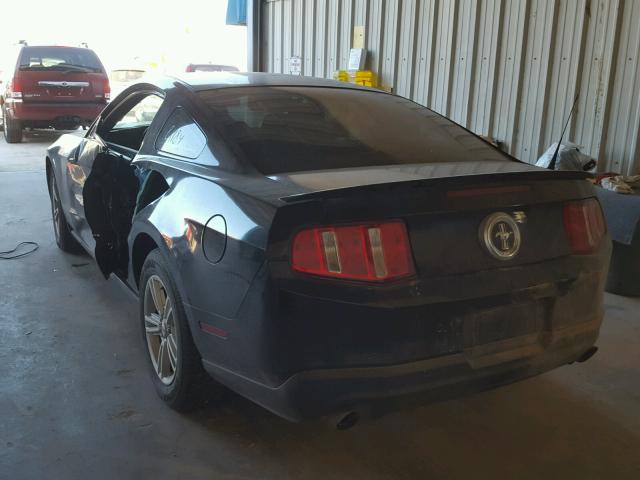 1ZVBP8AM9C5254105 - 2012 FORD MUSTANG BLACK photo 3