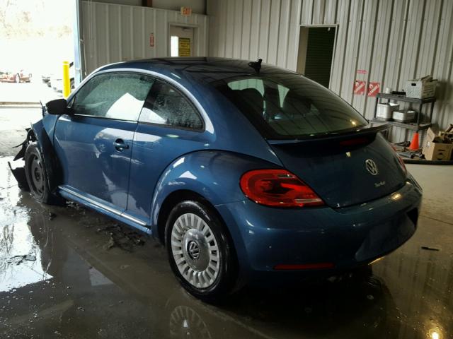 3VWJ17AT0GM636215 - 2016 VOLKSWAGEN BEETLE SE BLUE photo 3