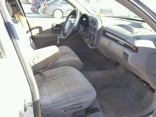 2G1WL52M6W1131809 - 1998 CHEVROLET LUMINA BAS თეთრი ფოტო 5