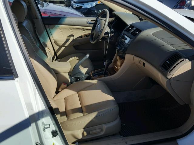 1HGCM66584A002426 - 2004 HONDA ACCORD EX WHITE photo 5