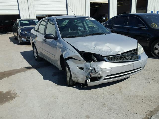 1FAFP34NX7W352206 - 2007 FORD FOCUS ZX4 SILVER photo 1