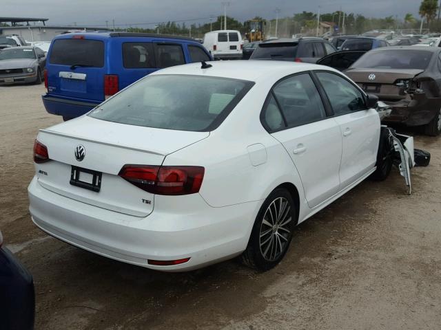 3VWD17AJ8GM386427 - 2016 VOLKSWAGEN JETTA SPOR WHITE photo 4