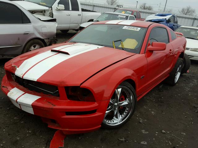 1ZVHT82H985175757 - 2008 FORD MUSTANG GT RED photo 2