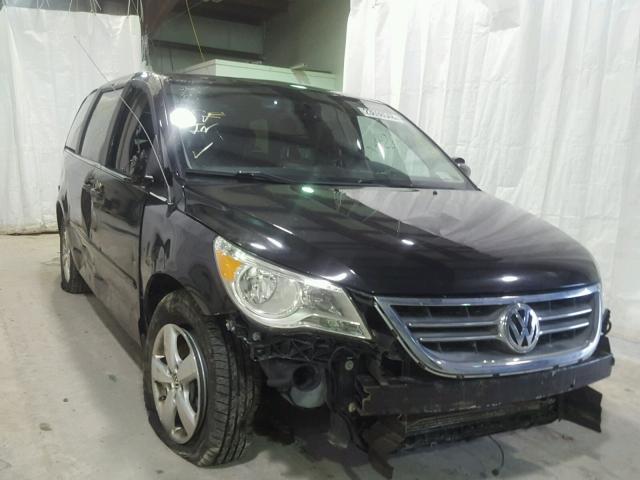 2V4RW3D11AR395555 - 2010 VOLKSWAGEN ROUTAN SE BLACK photo 1