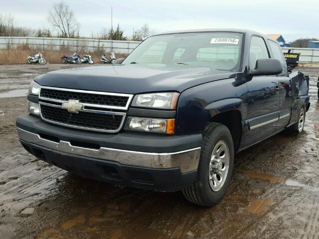 1GCEC19X96Z277804 - 2006 CHEVROLET SILVERADO BLUE photo 2