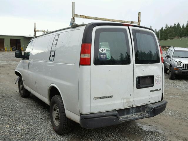 1GCGG25V251182814 - 2005 CHEVROLET EXPRESS G2 WHITE photo 3