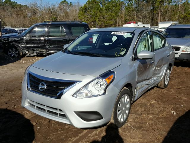 3N1CN7AP8JK419424 - 2018 NISSAN VERSA S SILVER photo 2