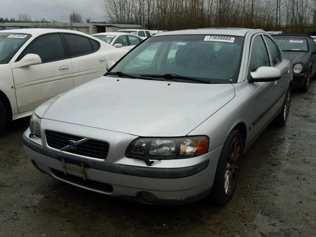 YV1RS61R922112962 - 2002 VOLVO S60 SILVER photo 2