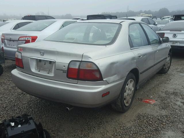 1HGCD5638TA193479 - 1996 HONDA ACCORD LX SILVER photo 4