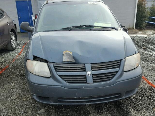 1D4GP45R95B392788 - 2005 DODGE CARAVAN SX BLUE photo 9