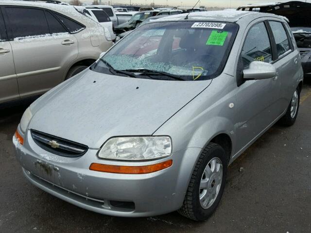 KL1TG62675B471529 - 2005 CHEVROLET AVEO LT SILVER photo 2