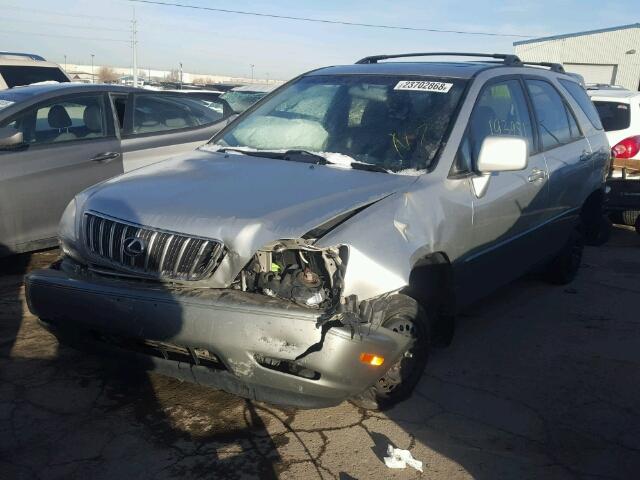 JTJHF10U720253410 - 2002 LEXUS RX 300 GRAY photo 2