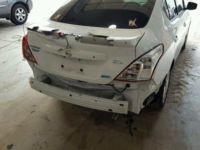 3N1CN7AP3GL883322 - 2016 NISSAN VERSA S WHITE photo 9