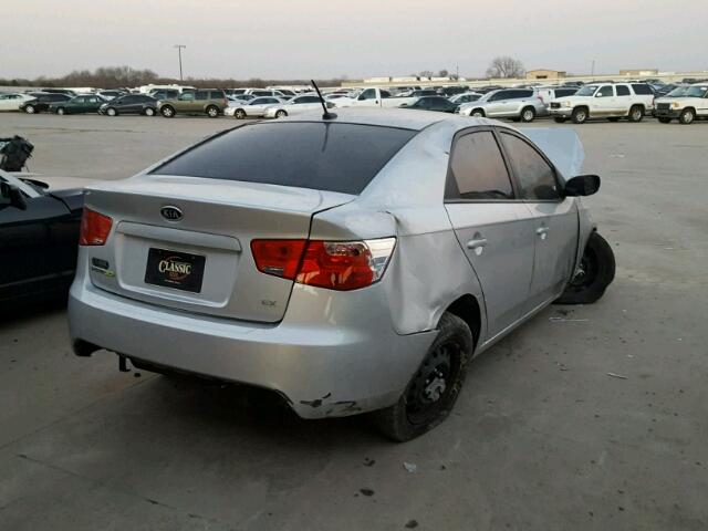 KNAFU4A27D5719371 - 2013 KIA FORTE EX SILVER photo 4