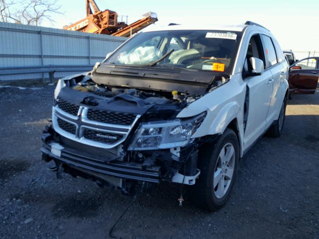 3D4PH1FG9BT562389 - 2011 DODGE JOURNEY MA WHITE photo 2