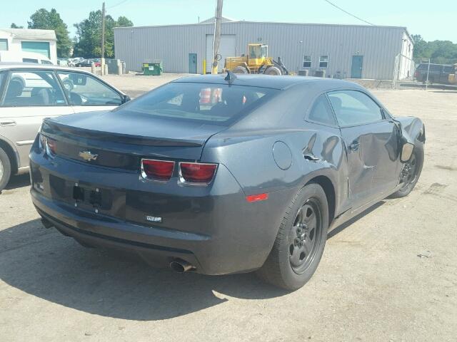 2G1FA1E3XD9212814 - 2013 CHEVROLET CAMARO LS GRAY photo 4