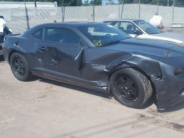 2G1FA1E3XD9212814 - 2013 CHEVROLET CAMARO LS GRAY photo 9