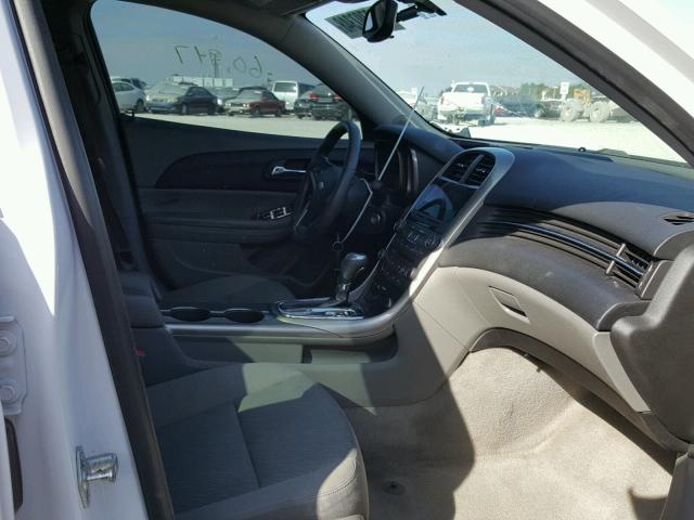 1G11B5SA1DF161034 - 2013 CHEVROLET MALIBU LS WHITE photo 5