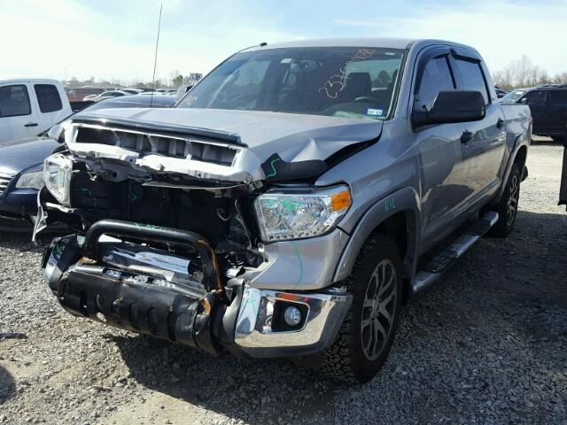 5TFEM5F15GX108042 - 2016 TOYOTA TUNDRA CRE SILVER photo 2