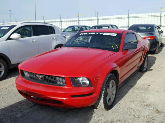 1ZVHT80N485193348 - 2008 FORD MUSTANG RED photo 2