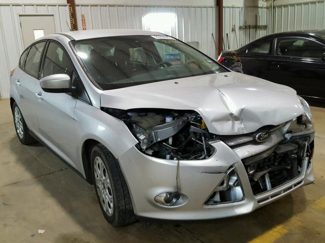 1FAHP3K24CL382783 - 2012 FORD FOCUS SE SILVER photo 1