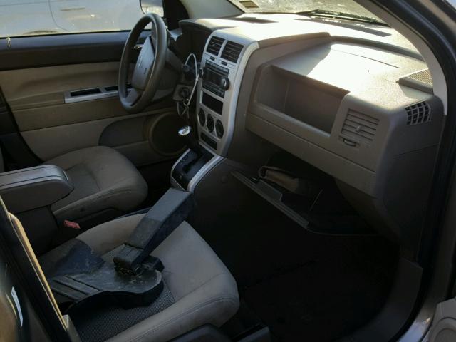 1J8FF47W28D729477 - 2008 JEEP COMPASS SP ნაცრისფერი ფოტო 5