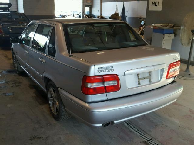 YV1LS5670W2550640 - 1998 VOLVO S70 GLT SILVER photo 3