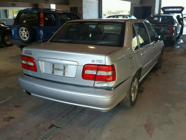 YV1LS5670W2550640 - 1998 VOLVO S70 GLT SILVER photo 4