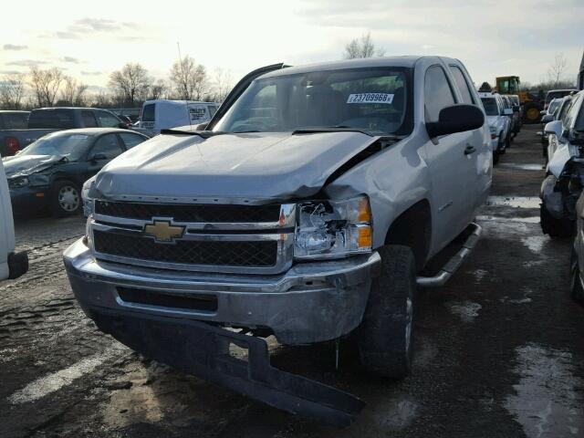 1GC2KVCG2BZ334425 - 2011 CHEVROLET SILVERADO SILVER photo 2