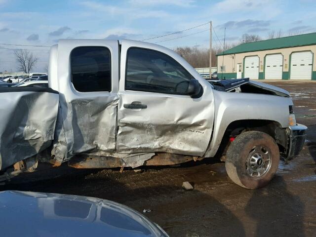 1GC2KVCG2BZ334425 - 2011 CHEVROLET SILVERADO SILVER photo 9