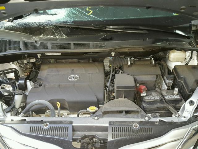 5TDYK3DC8FS572362 - 2015 TOYOTA SIENNA XLE SILVER photo 7