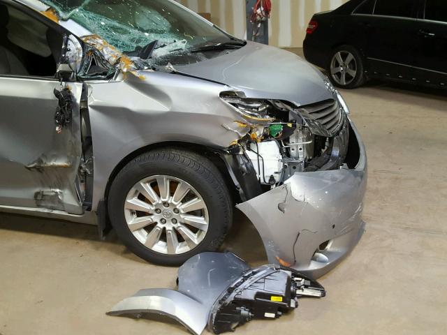 5TDYK3DC8FS572362 - 2015 TOYOTA SIENNA XLE SILVER photo 9