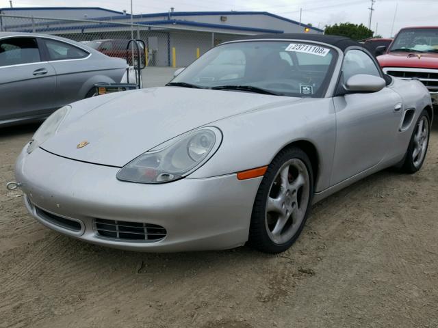 WP0CB298XYU664435 - 2000 PORSCHE BOXSTER S SILVER photo 2