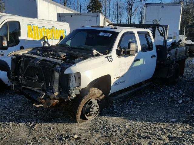 1GBJK33617F531638 - 2007 CHEVROLET SILVERADO WHITE photo 2