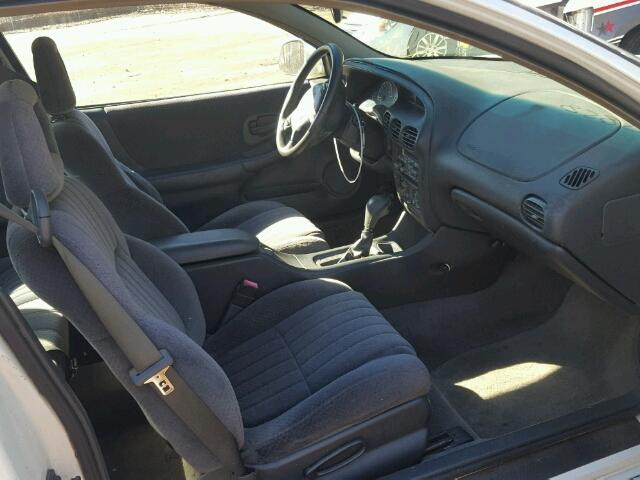 1G2WP12K61F143659 - 2001 PONTIAC GRAND PRIX WHITE photo 5