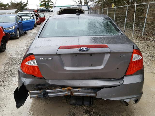 3FAHP0HA2AR237821 - 2010 FORD FUSION SE GRAY photo 9