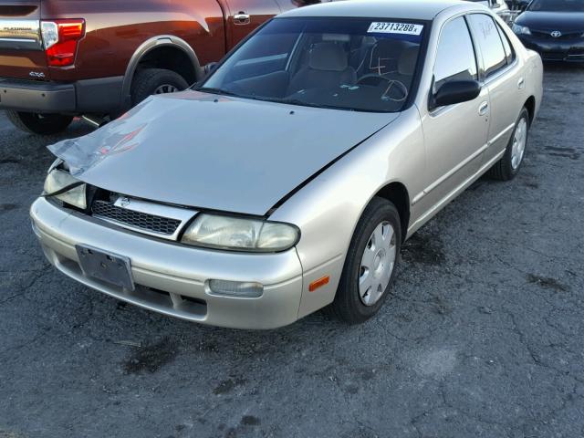 1N4BU31D5RC189987 - 1994 NISSAN ALTIMA XE SILVER photo 2