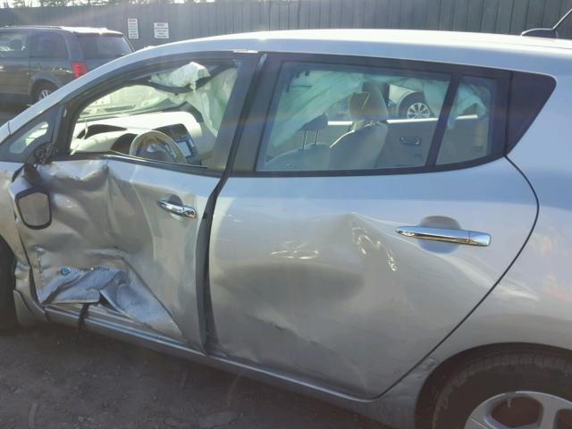 1N4AZ0CP1DC402168 - 2013 NISSAN LEAF S SILVER photo 10