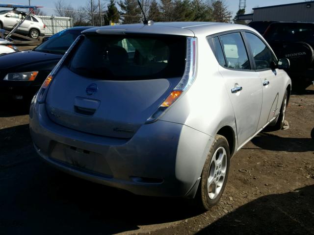 1N4AZ0CP1DC402168 - 2013 NISSAN LEAF S SILVER photo 4