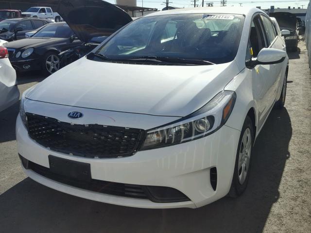 3KPFL4A72HE083261 - 2017 KIA FORTE LX WHITE photo 2