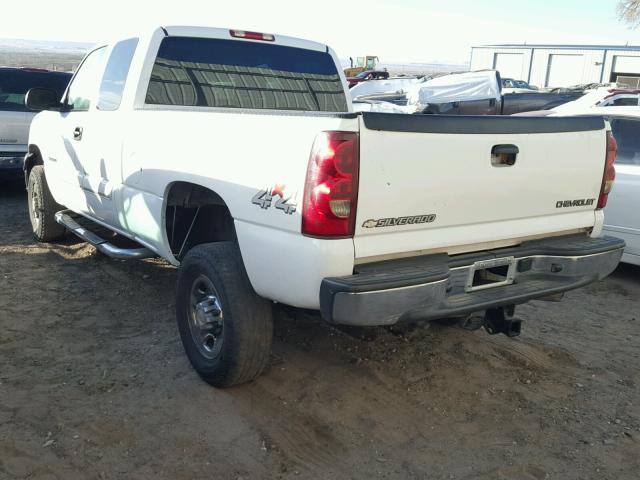 1GCHK29UX3E149683 - 2003 CHEVROLET SILVERADO WHITE photo 3