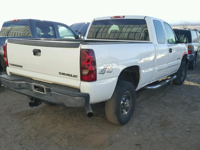 1GCHK29UX3E149683 - 2003 CHEVROLET SILVERADO WHITE photo 4