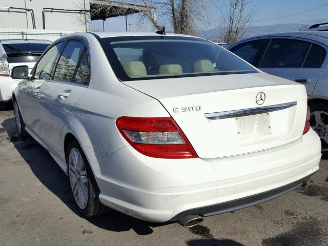 WDDGF54XX9R073425 - 2009 MERCEDES-BENZ C 300 WHITE photo 3