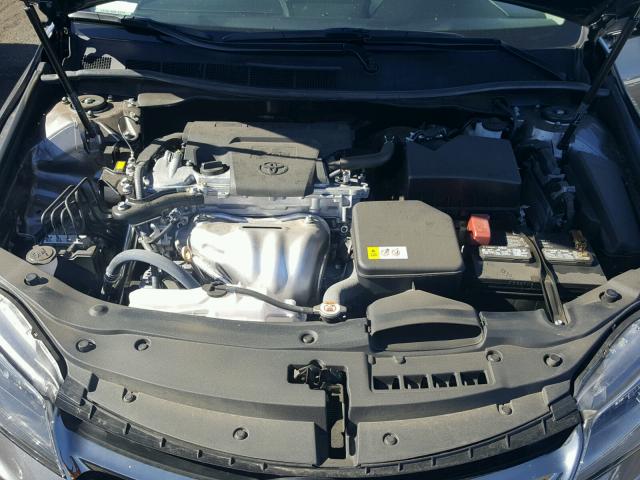 4T1BF1FKXHU429846 - 2017 TOYOTA CAMRY LE GRAY photo 7