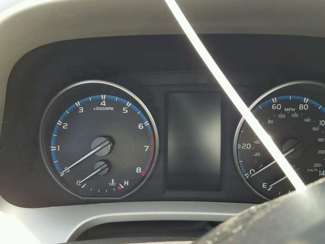 2T3ZFREV2HW400972 - 2017 TOYOTA RAV4 LE Արծաթագույն լուսանկար 8