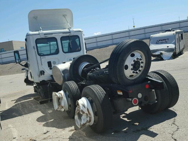 3AKJGEDV5ESFT5043 - 2014 FREIGHTLINER CASCADIA 1 WHITE photo 3