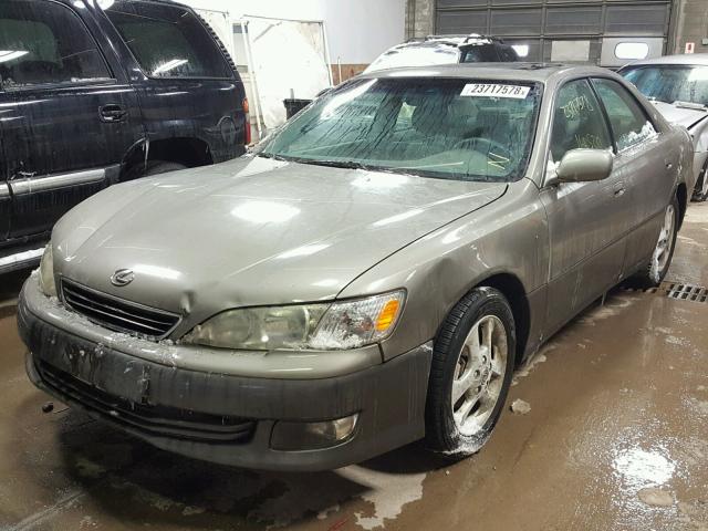 JT8BF28GXY5082563 - 2000 LEXUS ES 300 GRAY photo 2