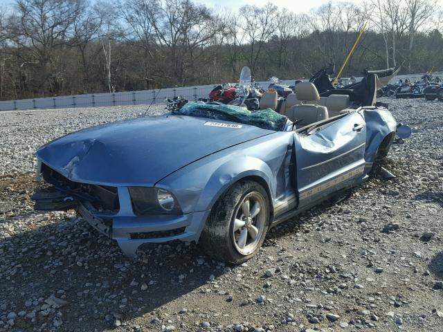 1ZVFT84N975260932 - 2007 FORD MUSTANG BLUE photo 2